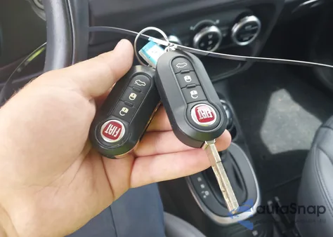 2017 Fiat 500L Trekking из США, поврежденный, VIN ZFBCFADH5HZ039579